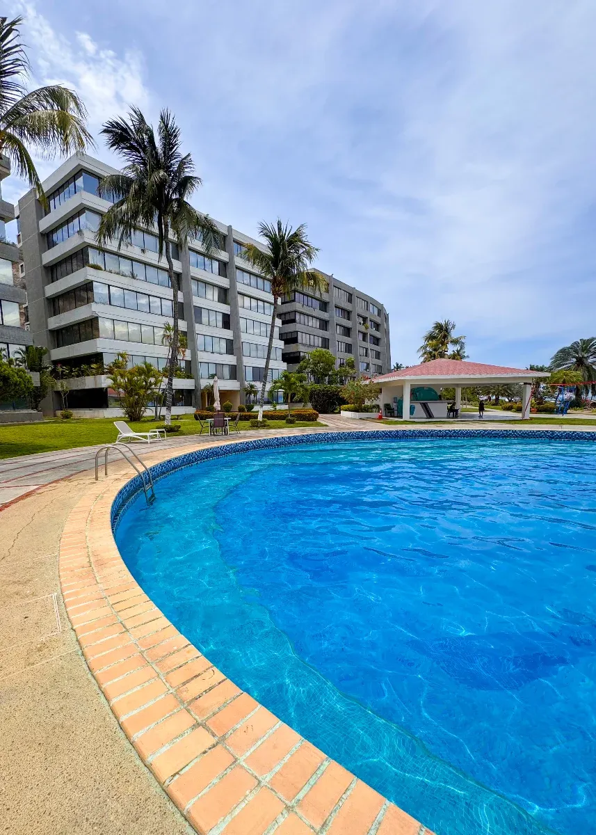 Hermoso Apartamento frente al Mar Resd. Costa de Plata Cerro el Morro Lechería  - 13