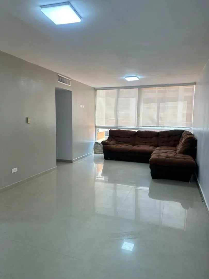 En Venta Apartamento Resd Las Aves Suites Barcelona Piso 1  - 2