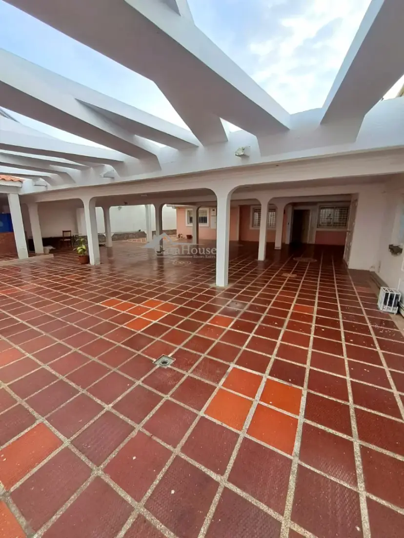 Casa Bifamiliar Urb. Fundación Mendoza