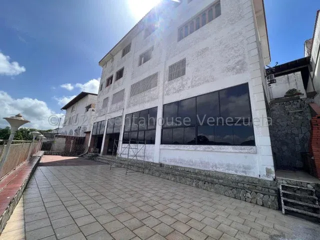 MAGNIFICA CASA EN VENTA EN CUMBRES DE CURUMO - 3