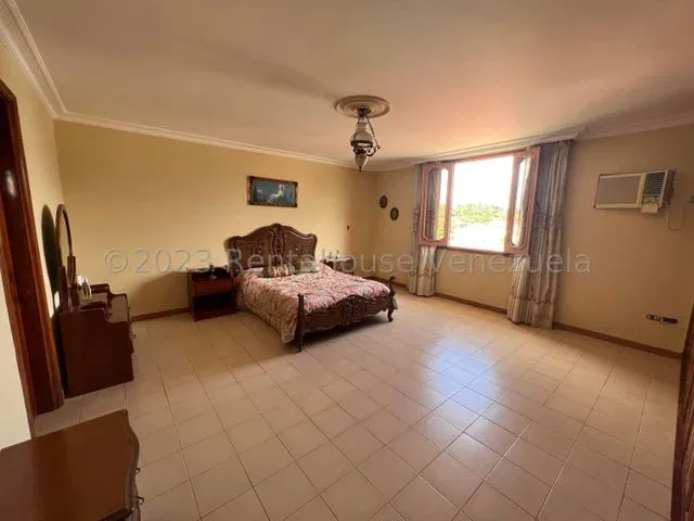 MAGNIFICA CASA EN VENTA EN CUMBRES DE CURUMO - 30