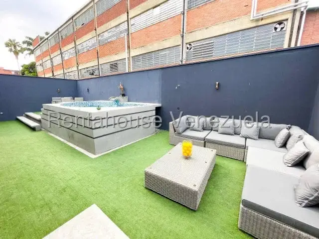 CASA REMODELADA EN VENTA EN SANTA EDUVIGIS