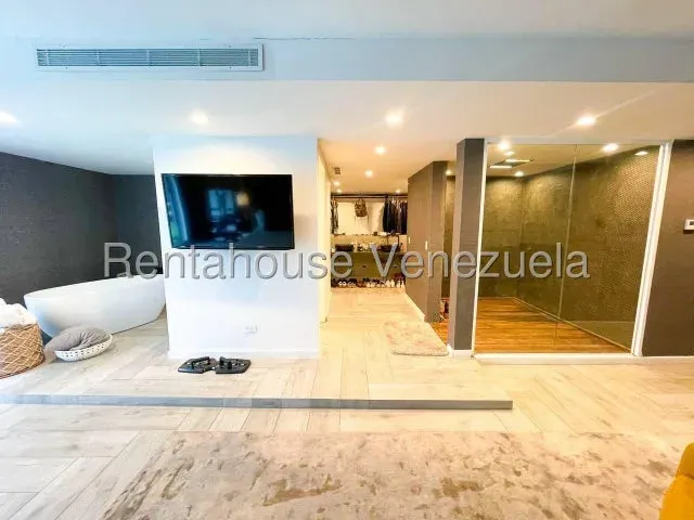 CASA REMODELADA EN VENTA EN SANTA EDUVIGIS - 6