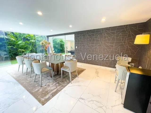 CASA REMODELADA EN VENTA EN SANTA EDUVIGIS - 12