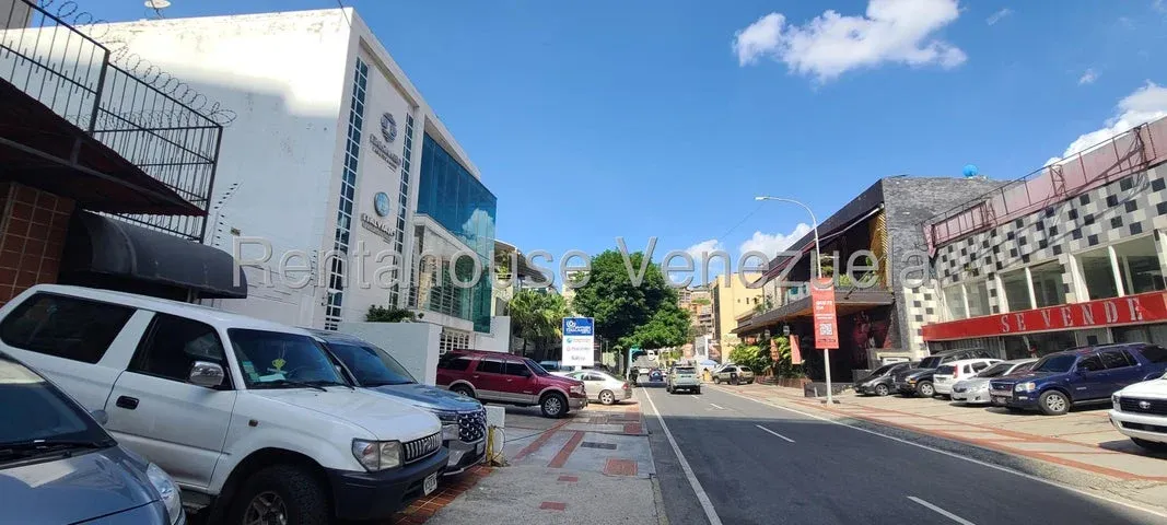 CASA RESIDENCIAL O COMERCIAL EN VENTA EN LAS MERCEDES - 6