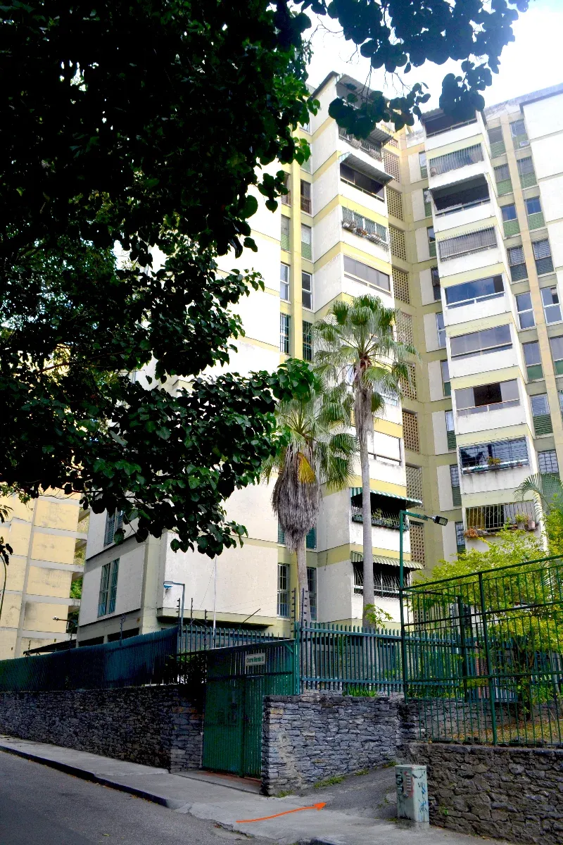 VENDO – Apartamento en la Urb. SANTA PAULA 112 Mts2 