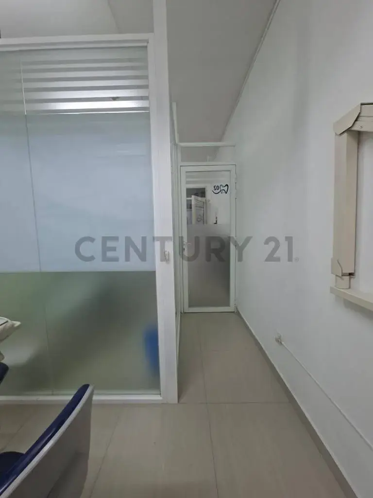 Venta Local Odontológico en el CC Comercial Gold country Barcelona - 5