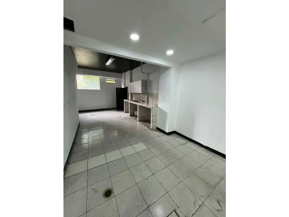 Se alquila local comercial 740m2 Sabana Grande 7614 - 11