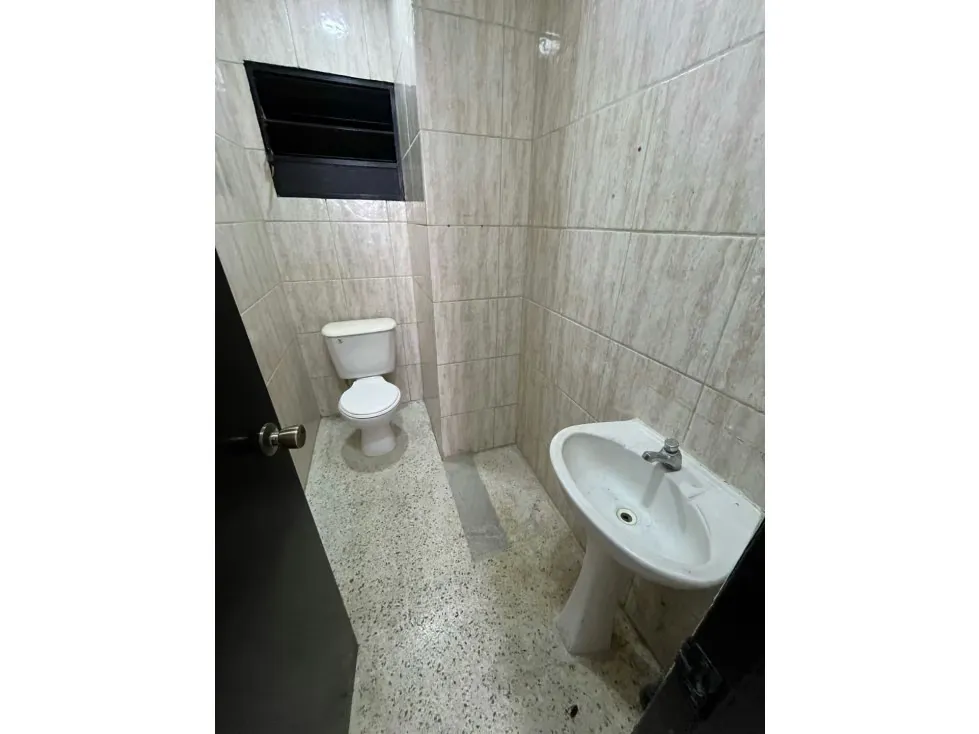Se alquila local comercial 740m2 Sabana Grande 7614 - 10