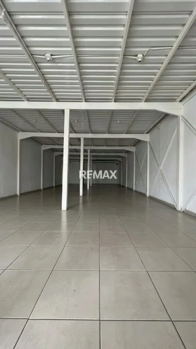 Venta Local Comercial, ideal por estar ubicado a pie de calle en el centro del pueblo de Guarenas