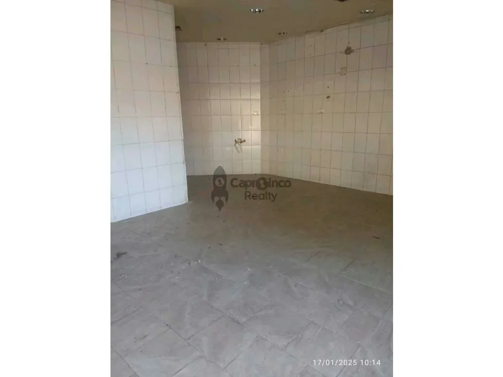 Se vende Casa Comercial o Local Comercial de 900m2 en el Viñedo - 5