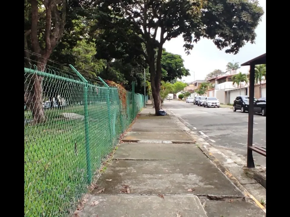 Se alquila casa 200m2 El Cafetal 2419