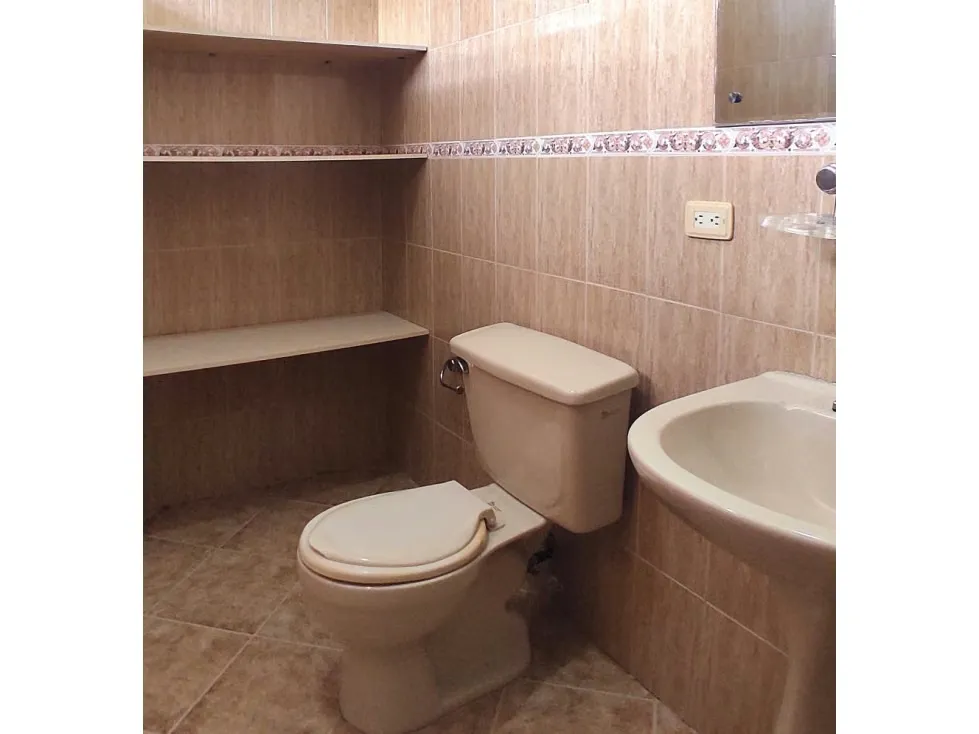 Se alquila casa 200m2 El Cafetal 2419 - 16