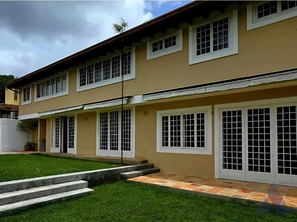 Se vende casa 450m2 Caurimare 7016