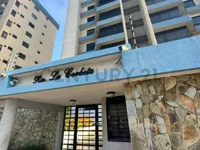 Apartamento en venta en Lecheria, Av Bolivar, Edificio La Corbeta