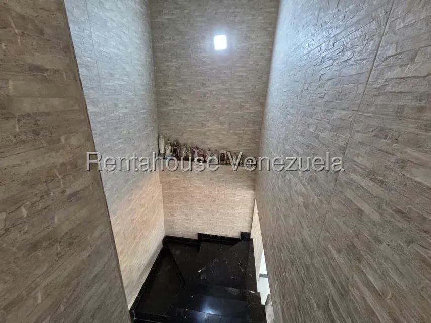 Casa (Duplex) en Venta en Los Budares, Miranda - 17