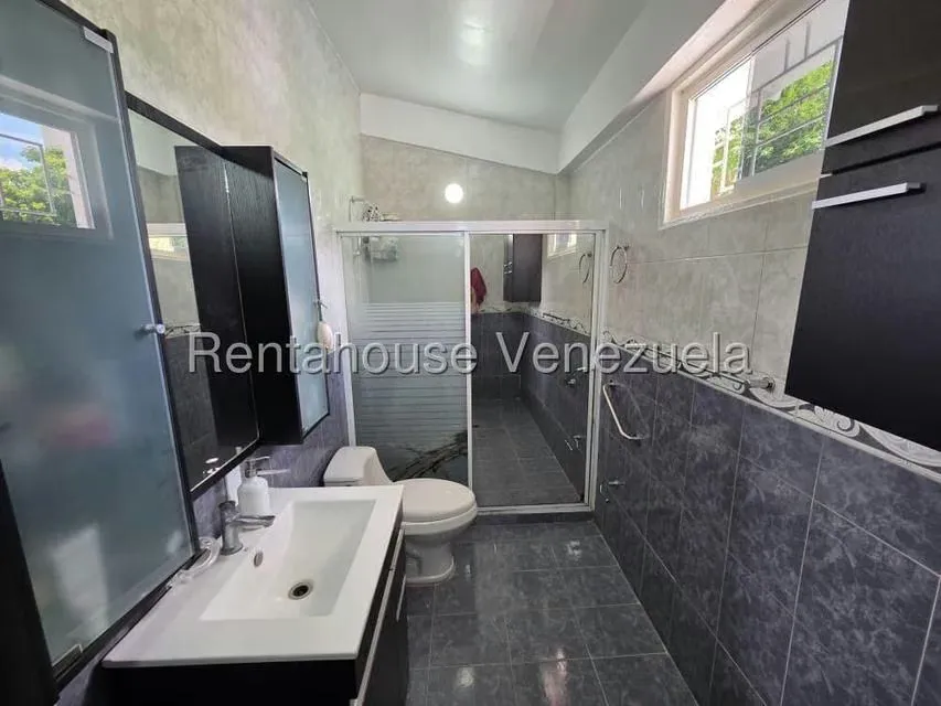 Casa (Duplex) en Venta en Los Budares, Miranda - 31