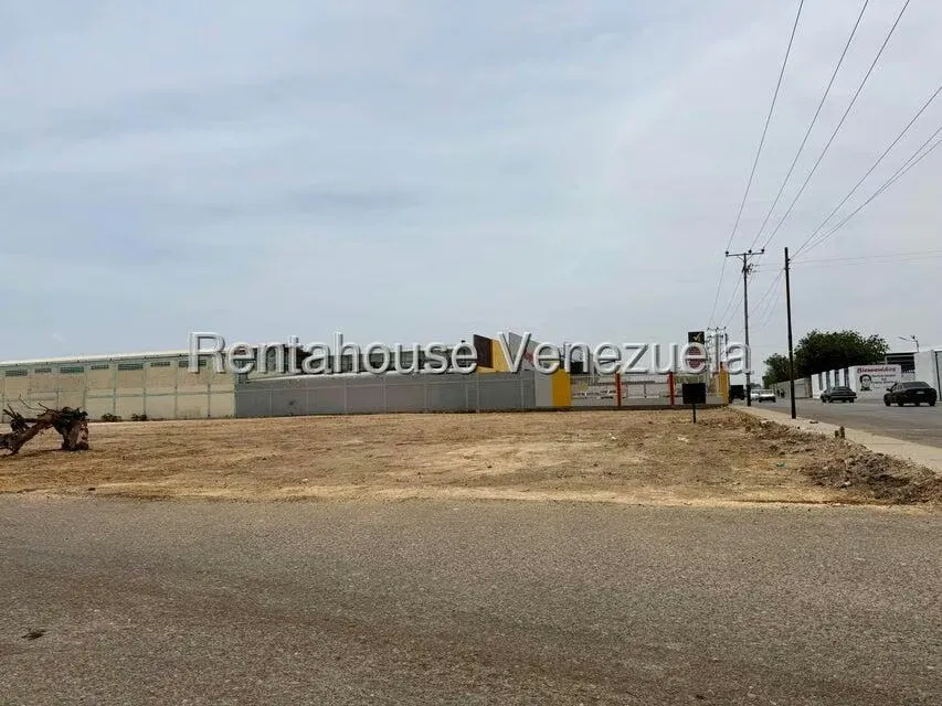 Terreno (Comercial) en Venta en Punto Fijo, Falcon - 2
