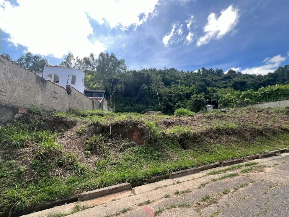 Se Vende Terreno 1850m² Cerro verde - 5