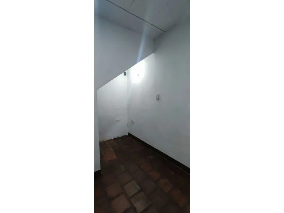 Alquilo locales desde 11 hasta 17m2 Mini Centro Comercial El Hatillo - 12