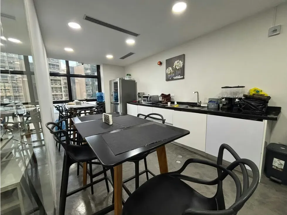Se alquila Oficina 12m² Campo Alegre - 7