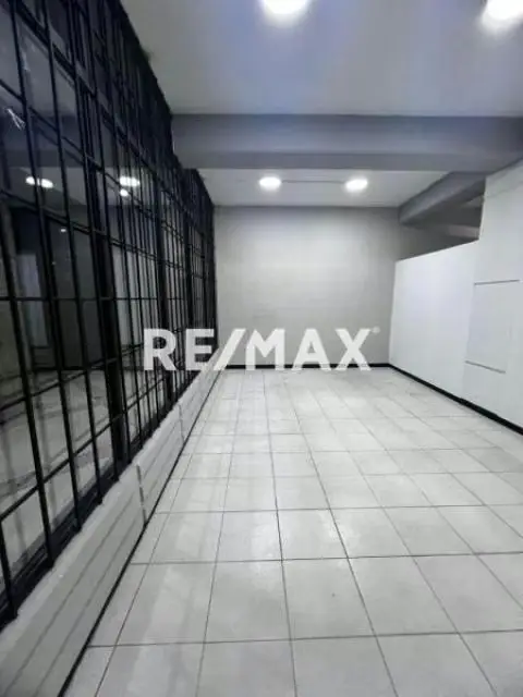 Oficina Comercial en Alquiler Ideal Para Tu Negocio en el Centro Empresarial Uniaragua.