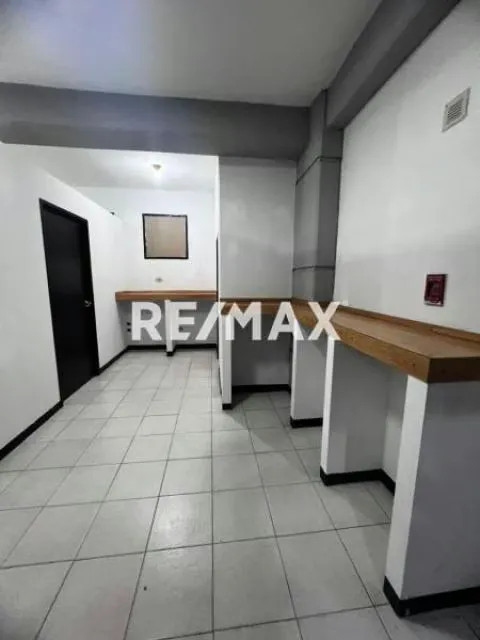 Oficina Comercial en Alquiler Ideal Para Tu Negocio en el Centro Empresarial Uniaragua. - 3