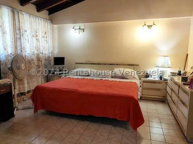 Casa (Multipes Niveles) en Venta en Los Palos Grandes, Distrito Metropolitano - 14