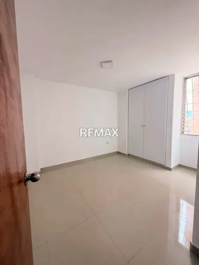 Apartamento. Alquiler. Las Acacias - 2