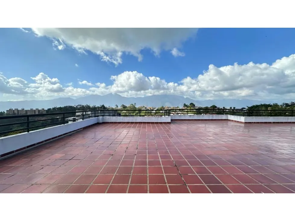 Se vende Apto PH 700m² 4h+1s/4b+1s/6p Alto Hatillo - 2