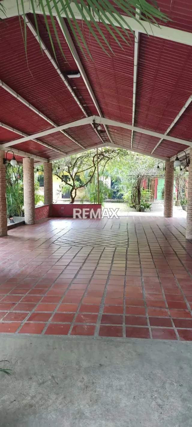 En Venta Terreno con estructura Club en el Sector Las Josefinas San Diego - 12