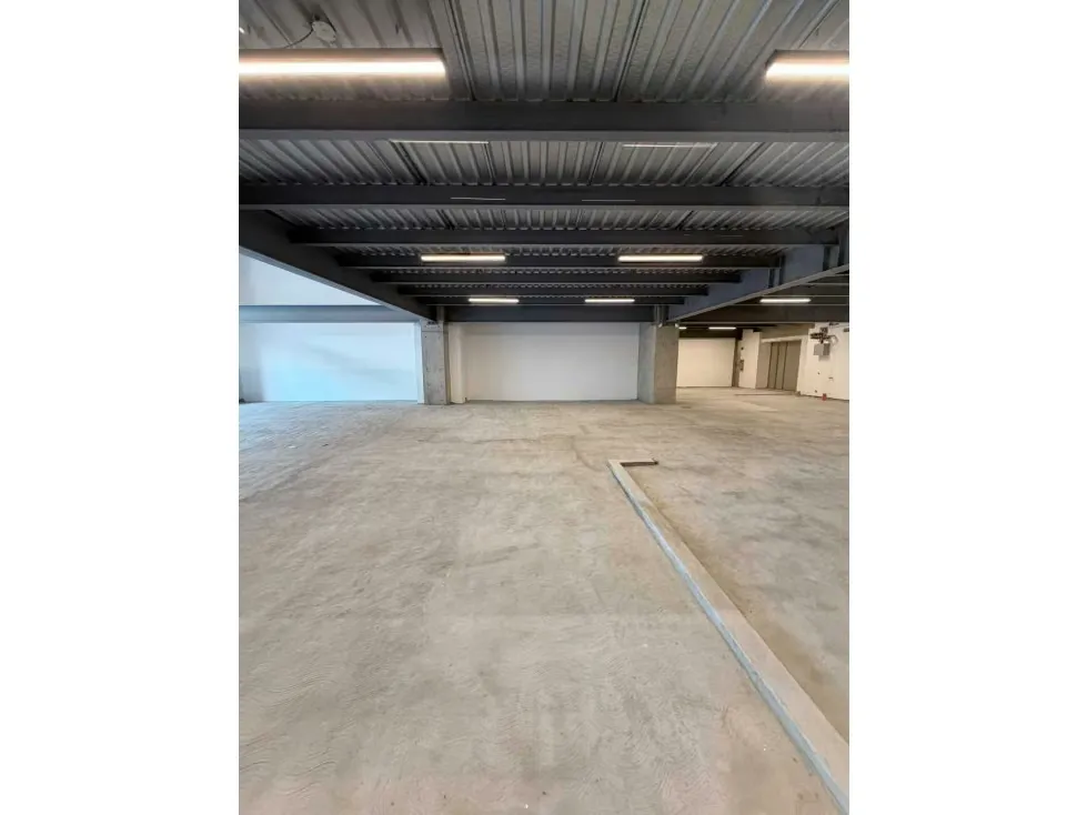 Vendo local comercial en PB 505m2 Las Mercedes 3508 - 14