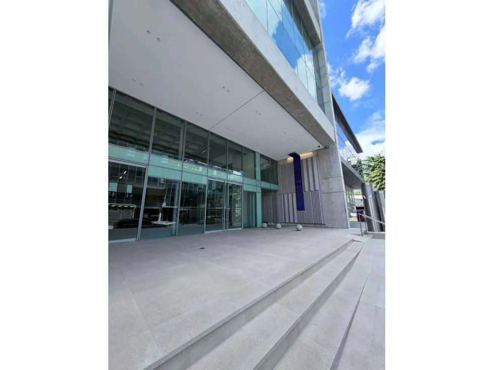 Vendo local comercial en PB 505m2 Las Mercedes 3508 - 3