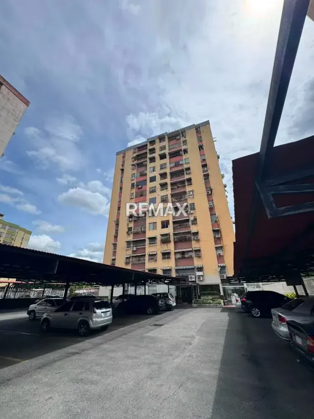 Apartamento en Venta Urbanización Base Aragua - 2
