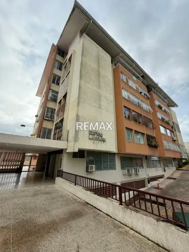 Consultorio médico en torre médica San Sebastián, av ferrero Tamayo.