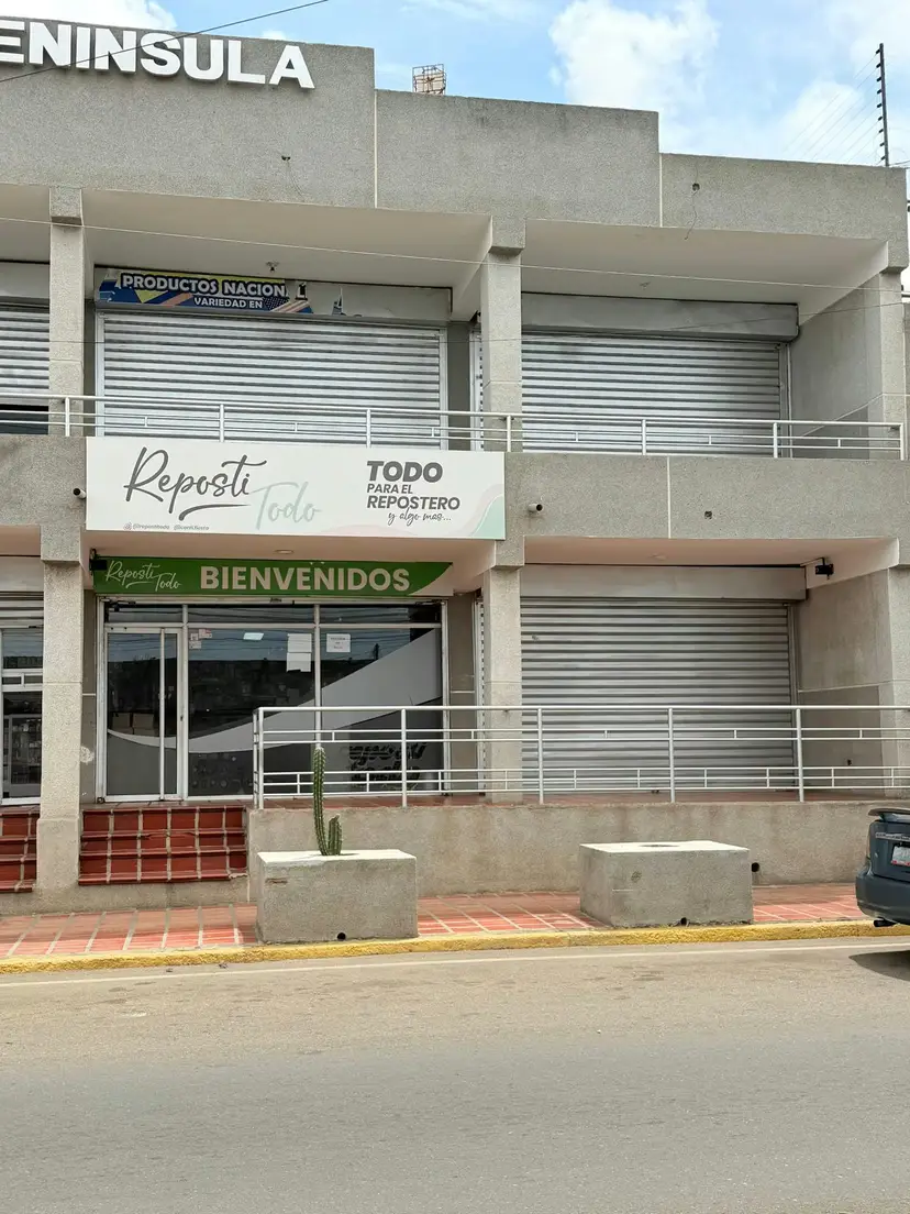 Alquiler local comercial C.C. península