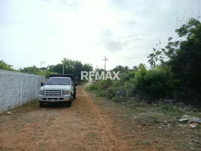 SI VAS A INVERTIR EN LA ISLA DE MARGARITA TE OFREZCO ESTE TERRENO CON CERCANIA A LA MEJOR , COMO LO ES PLAYA EL AGUA A SOLO 5 MINUTOS NO DEJES PASAR ESTA OPORTUNIDAD. - 2