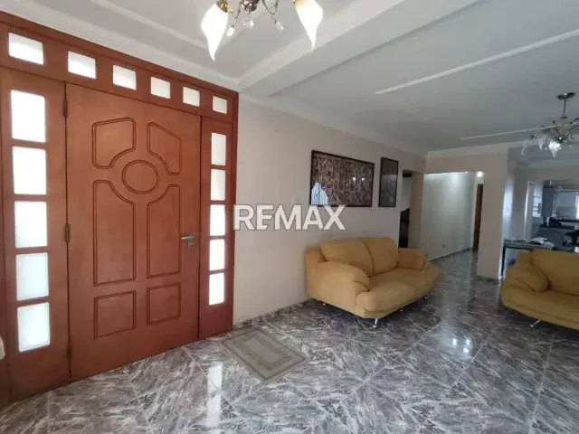 VENTA DE CASA BIFAMILIAR - 2