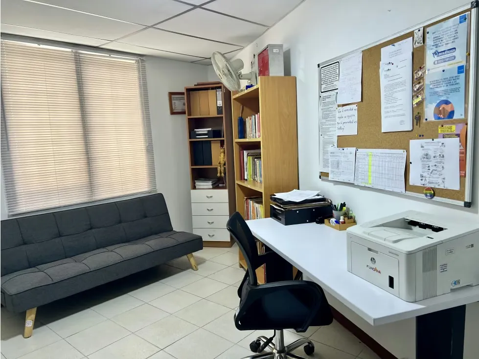 Se vende casa/486Mt/15consultorios/7b/1p/San Bernardino/9832 - 3