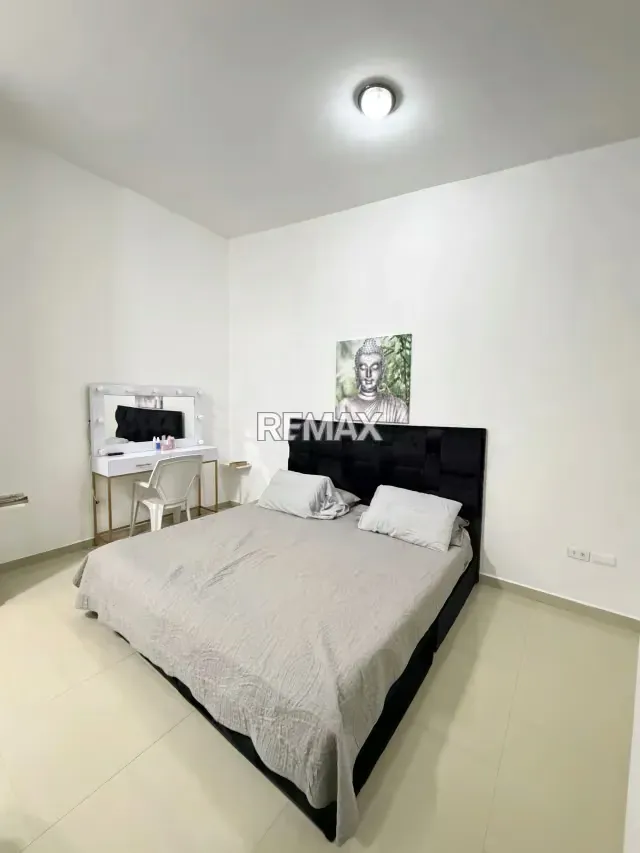 LINDO APARTAMENTO EN VENTA EN LAS DELICIAS - 13