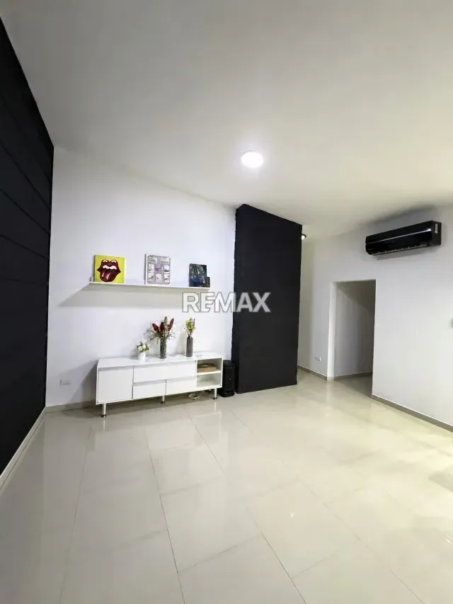 LINDO APARTAMENTO EN VENTA EN LAS DELICIAS - 8