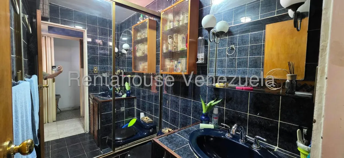 Apartamento (1 Nivel) en Venta en Colinas de Los Chaguaramos, Distrito Metropolitano - 12