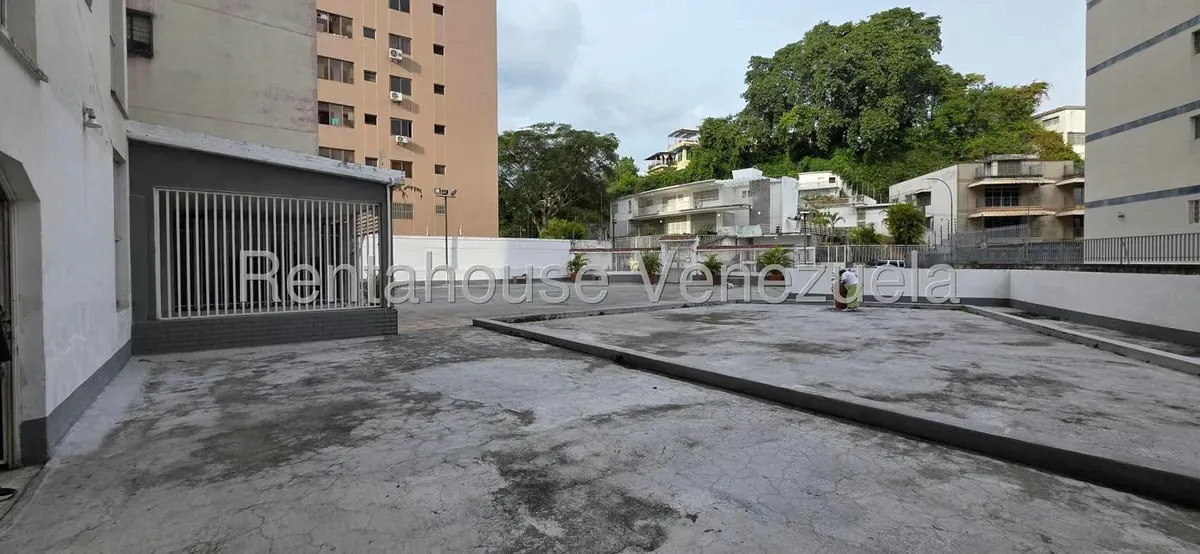 Apartamento (1 Nivel) en Venta en Colinas de Los Chaguaramos, Distrito Metropolitano - 3