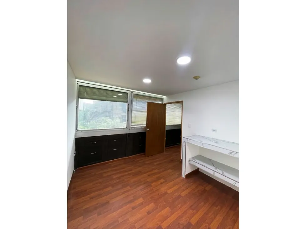 Oficina - Las Mercedes - 240 Mts2 - 4