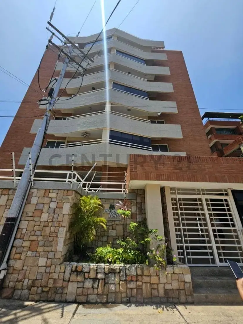 En venta penthouse en el conjunto residencial palma real lecheria