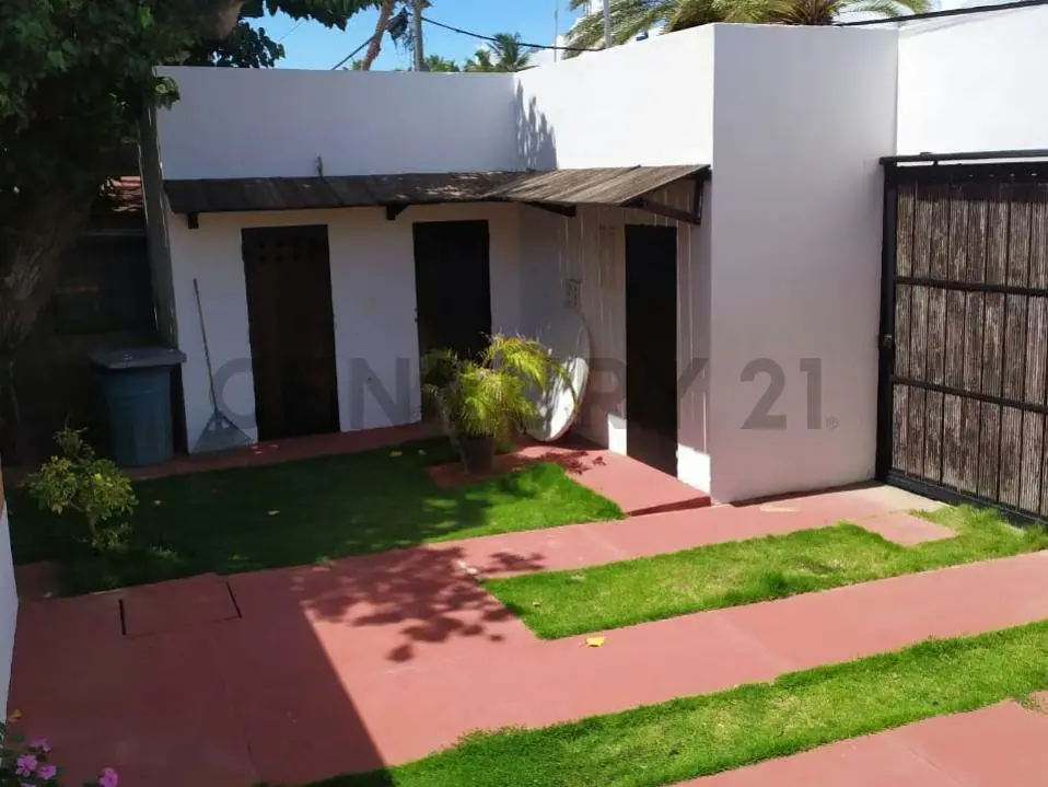 Edificio Tacamajaca Ubicado en Playa el Yaque. se venden por separado - 2