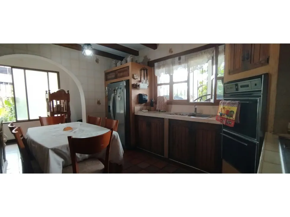 CASA EN VENTA - URB. SAN BERNARDINO 565 m2 5h+s/5b+s/3pe - 5