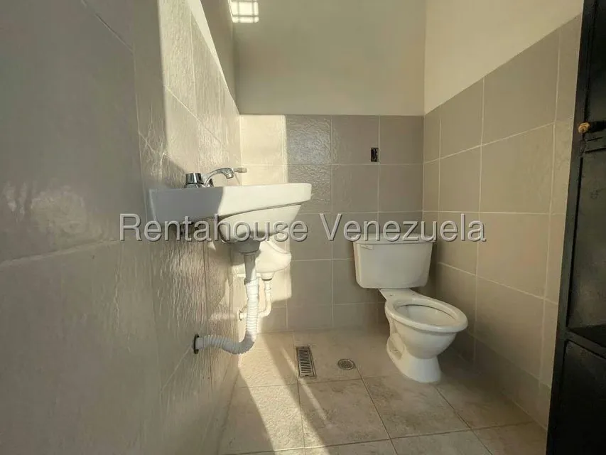 Local Comercial en Venta en Almarriera, Lara - 12