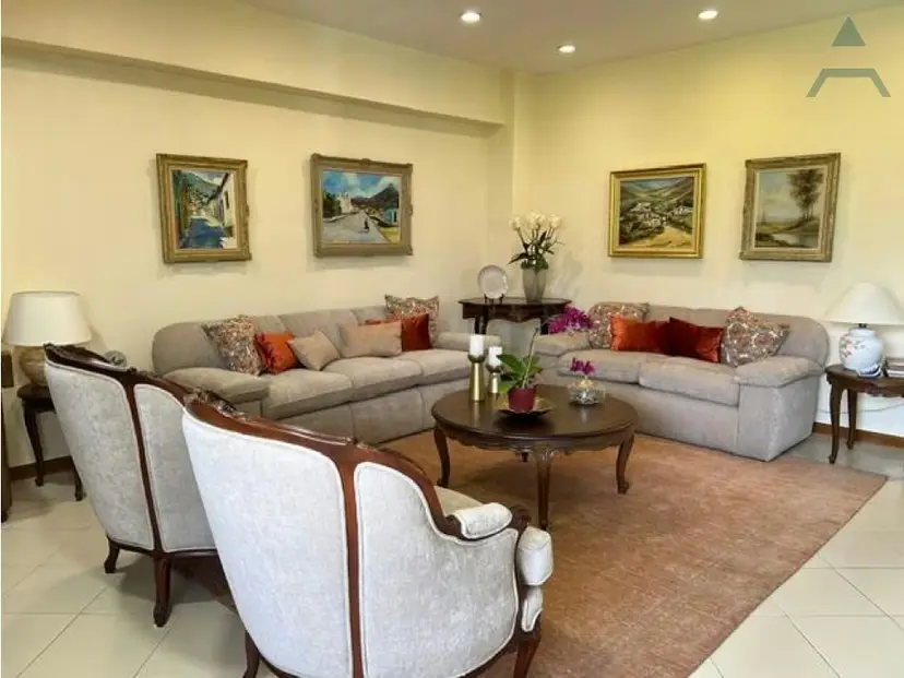 Se alquila Apto 360m² 4h/5b/3p Valle Arriba