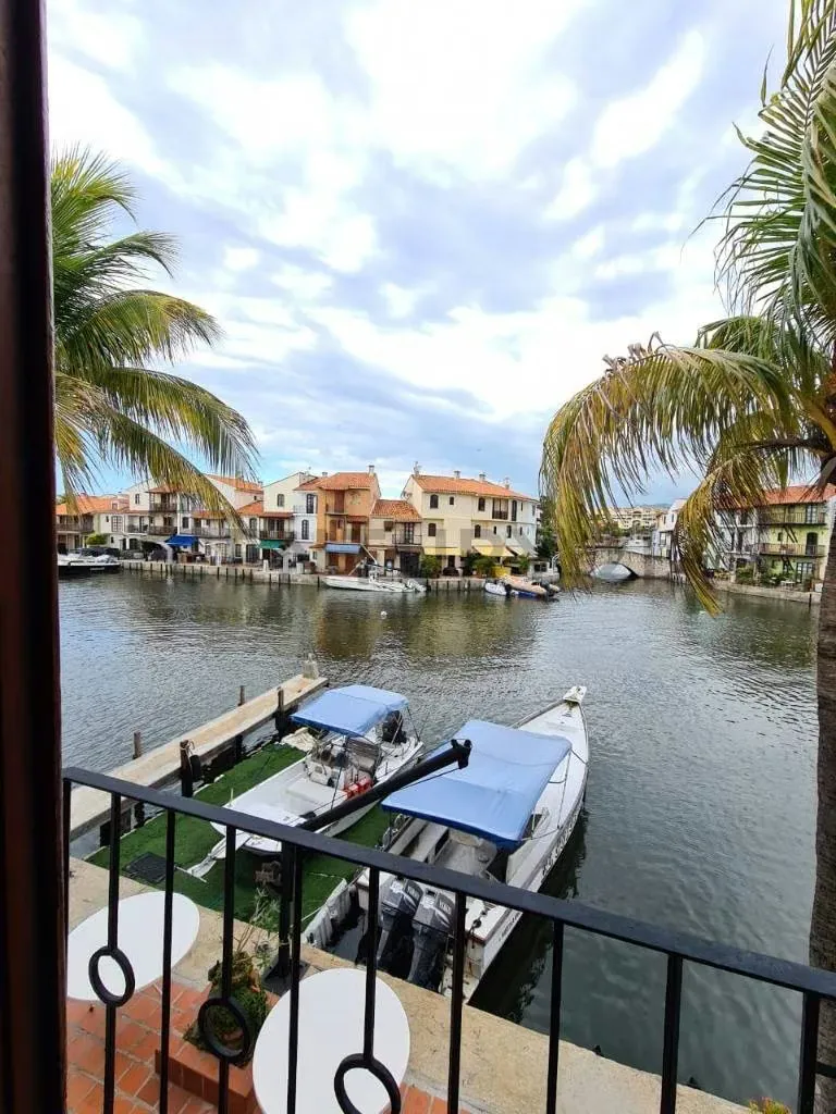 Century21 Ofrece en alquiler de Villa de tres niveles en el C.R. Pueblo Viejo - 6